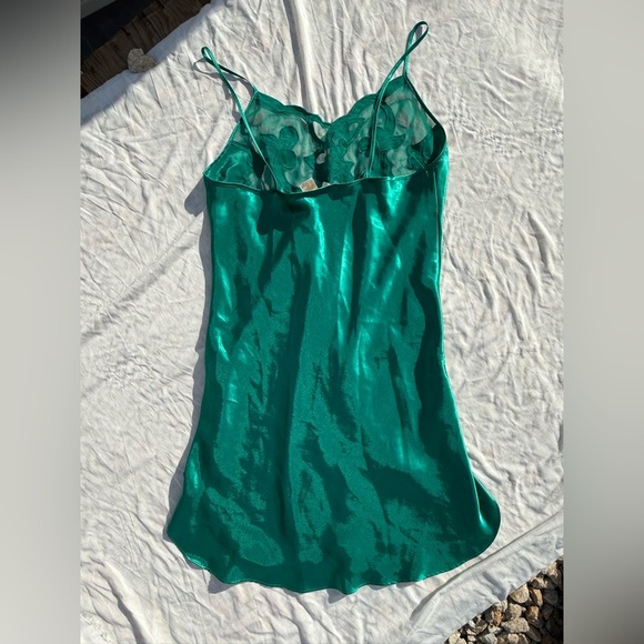 Vintage Gold Label Victoria’s Secret Emerald Green Satin Slip Dress, Size M - Picture 3 of 5